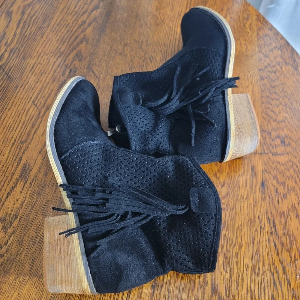 MiiM Sz 7 Western Faux Suede Fringed Ankle Boot Block Heel BLACK Boho